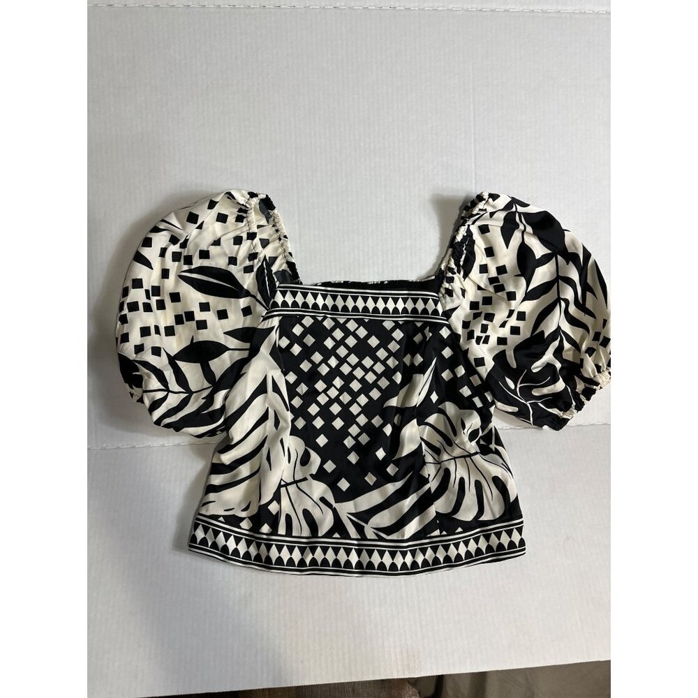 Women’s medium bundle - Picture 3 of 10
